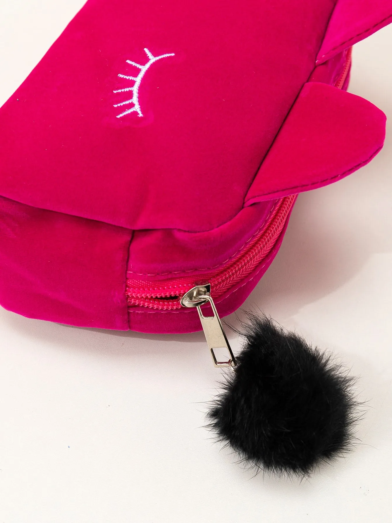 1pc Rose Red Cat Shape White Eyelashes Plush Portable Makeup Bag Cosmetic