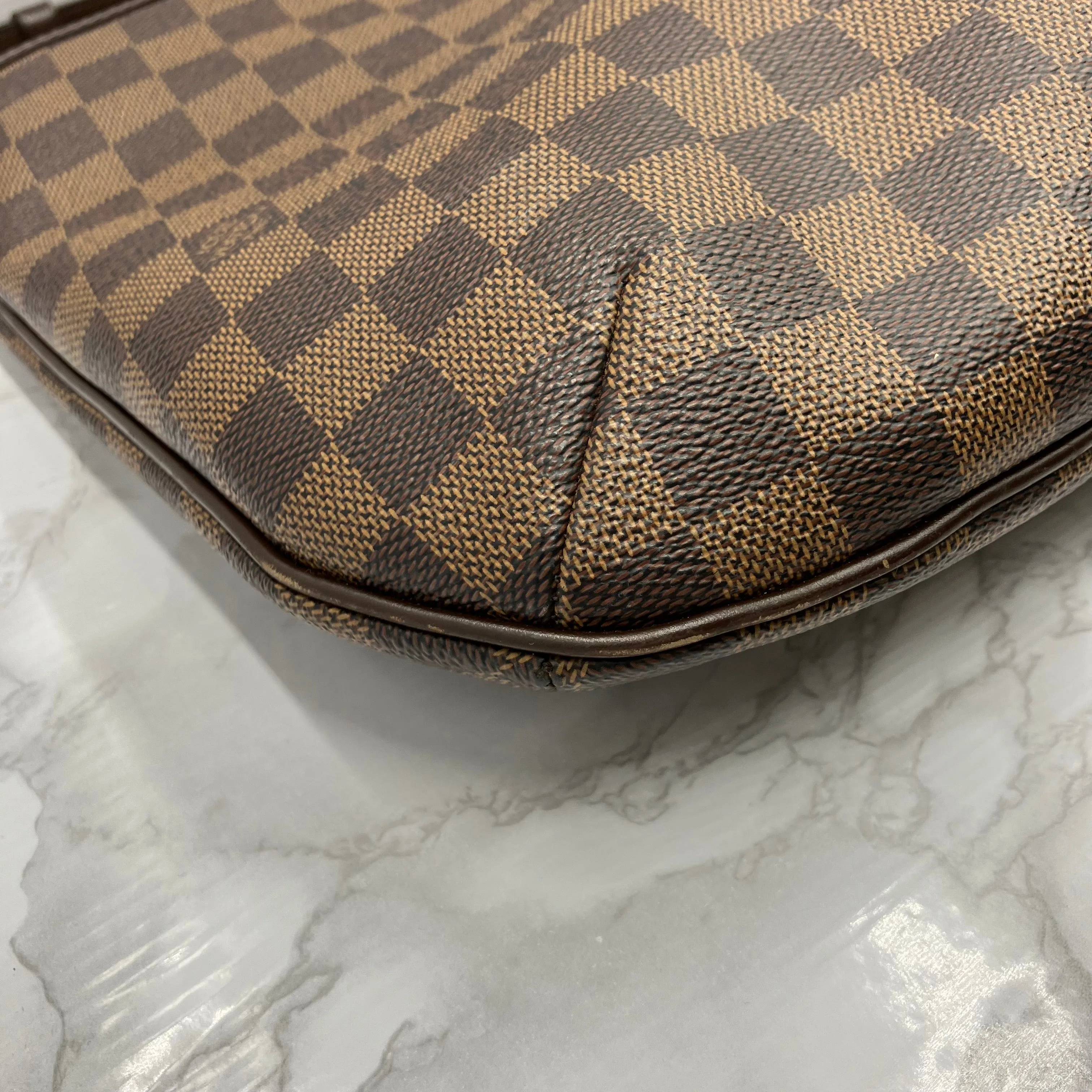 LOUIS VUITTON Damier Bloomsbury GM