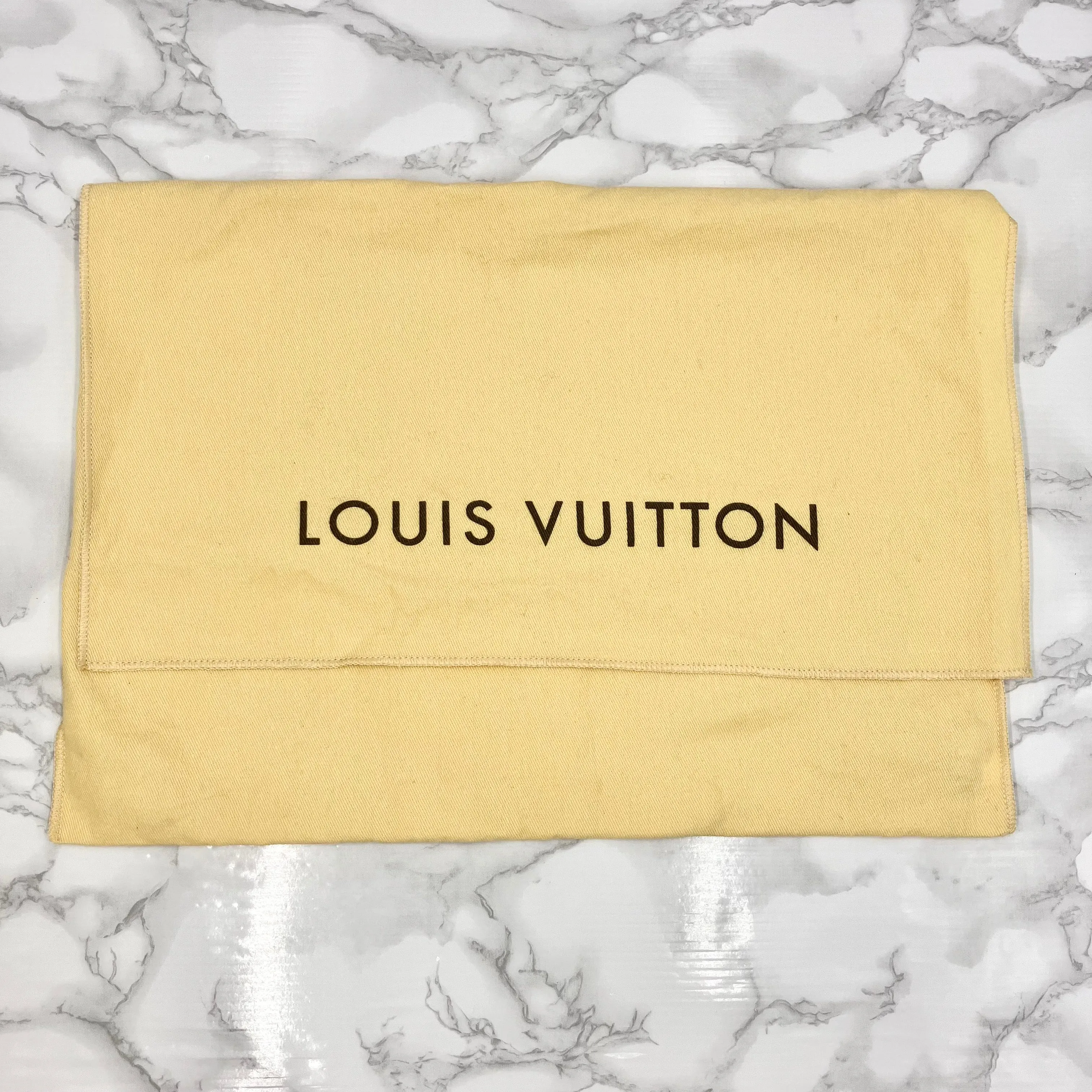 LOUIS VUITTON Epi Alma BB