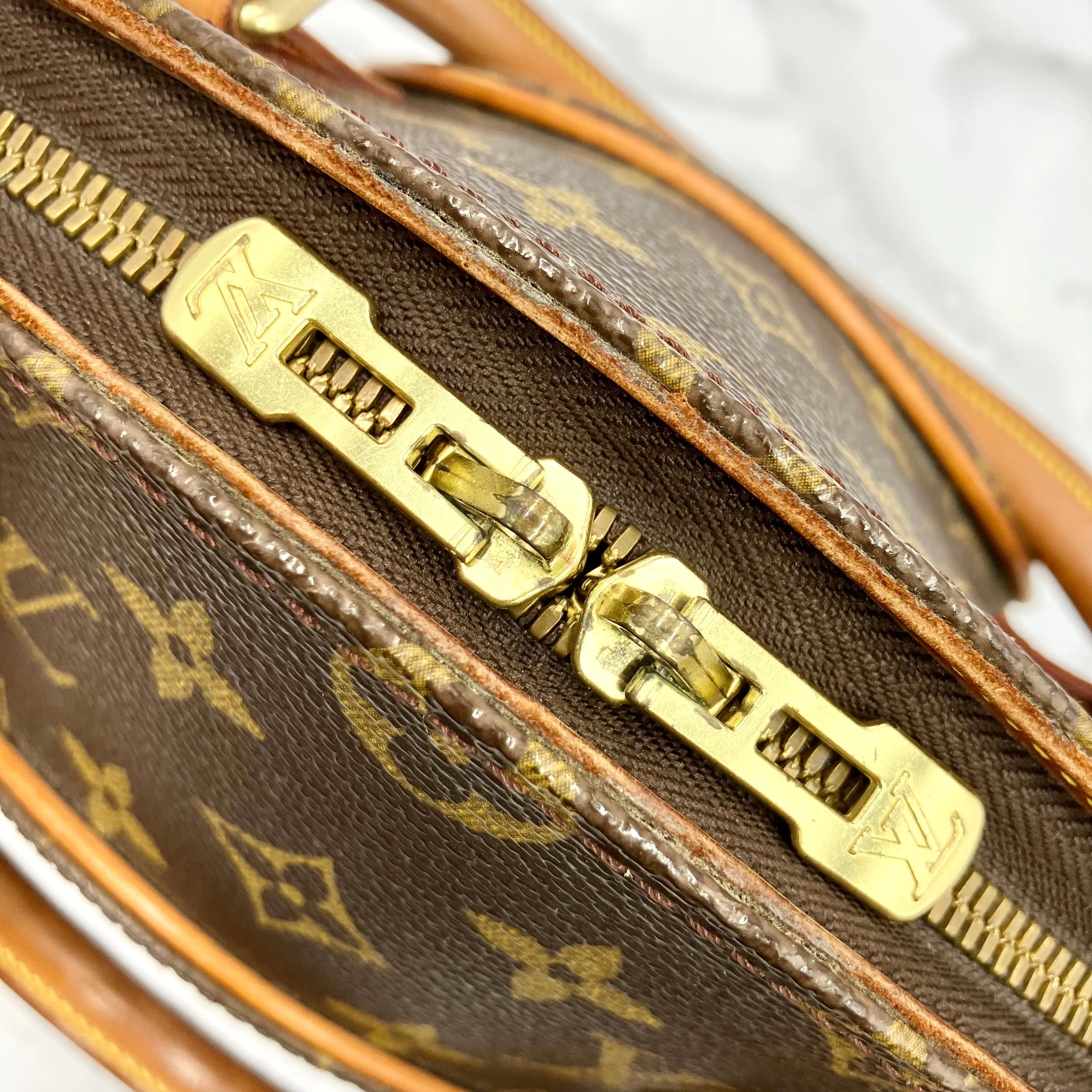 LOUIS VUITTON Monogram Ellipse PM