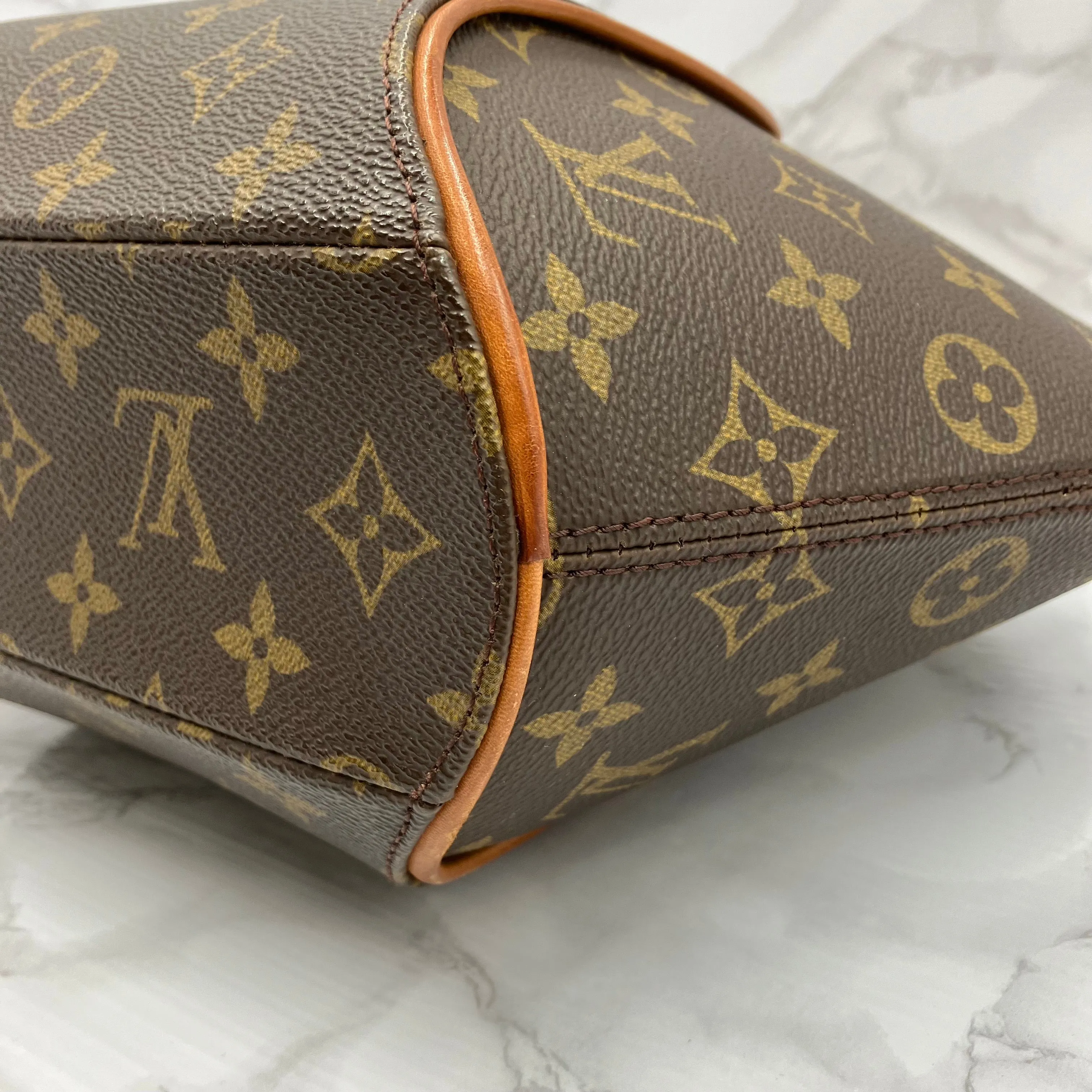 LOUIS VUITTON Monogram Ellipse PM