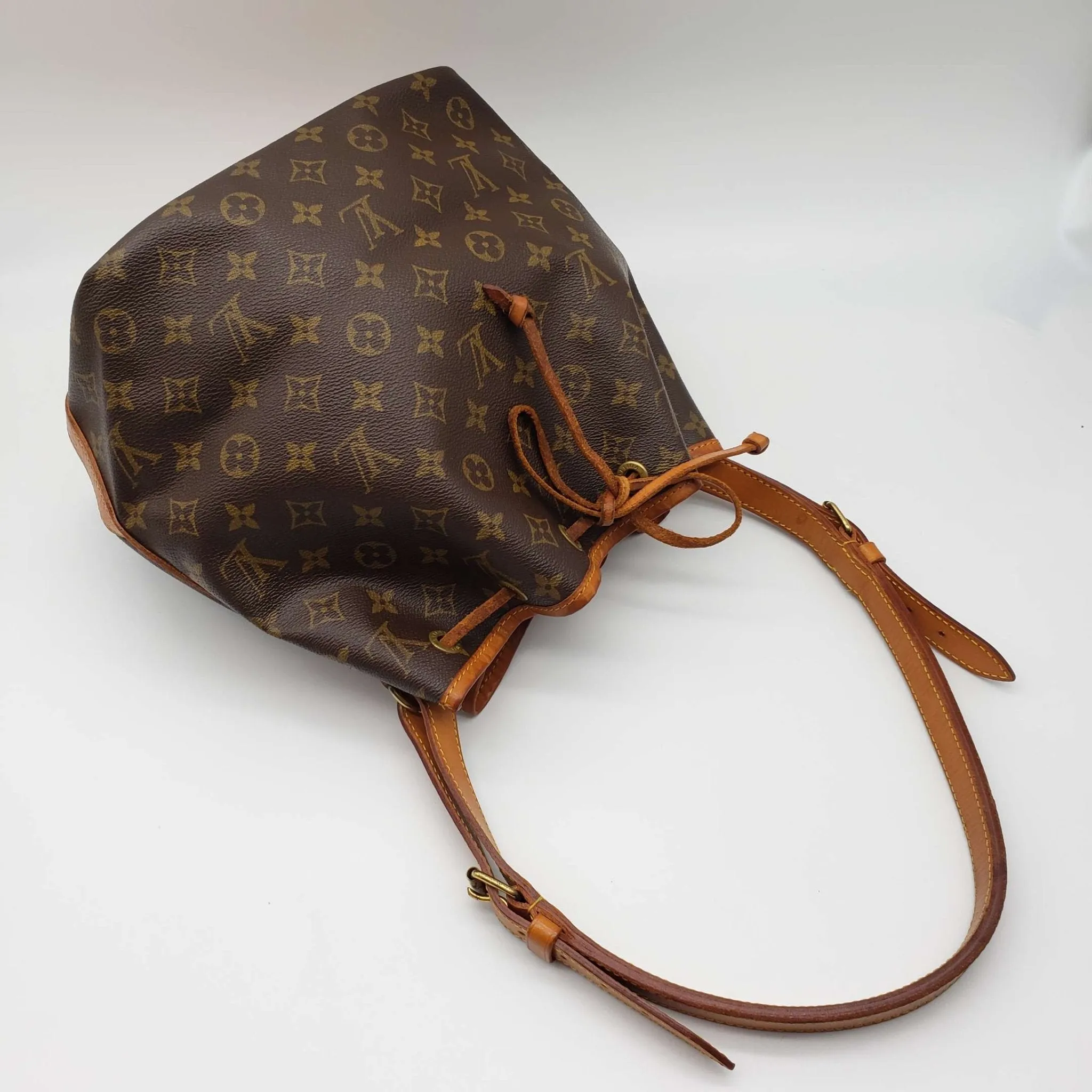 LOUIS VUITTON MONOGRAM PETIT NOE DRAWSTRING BAG