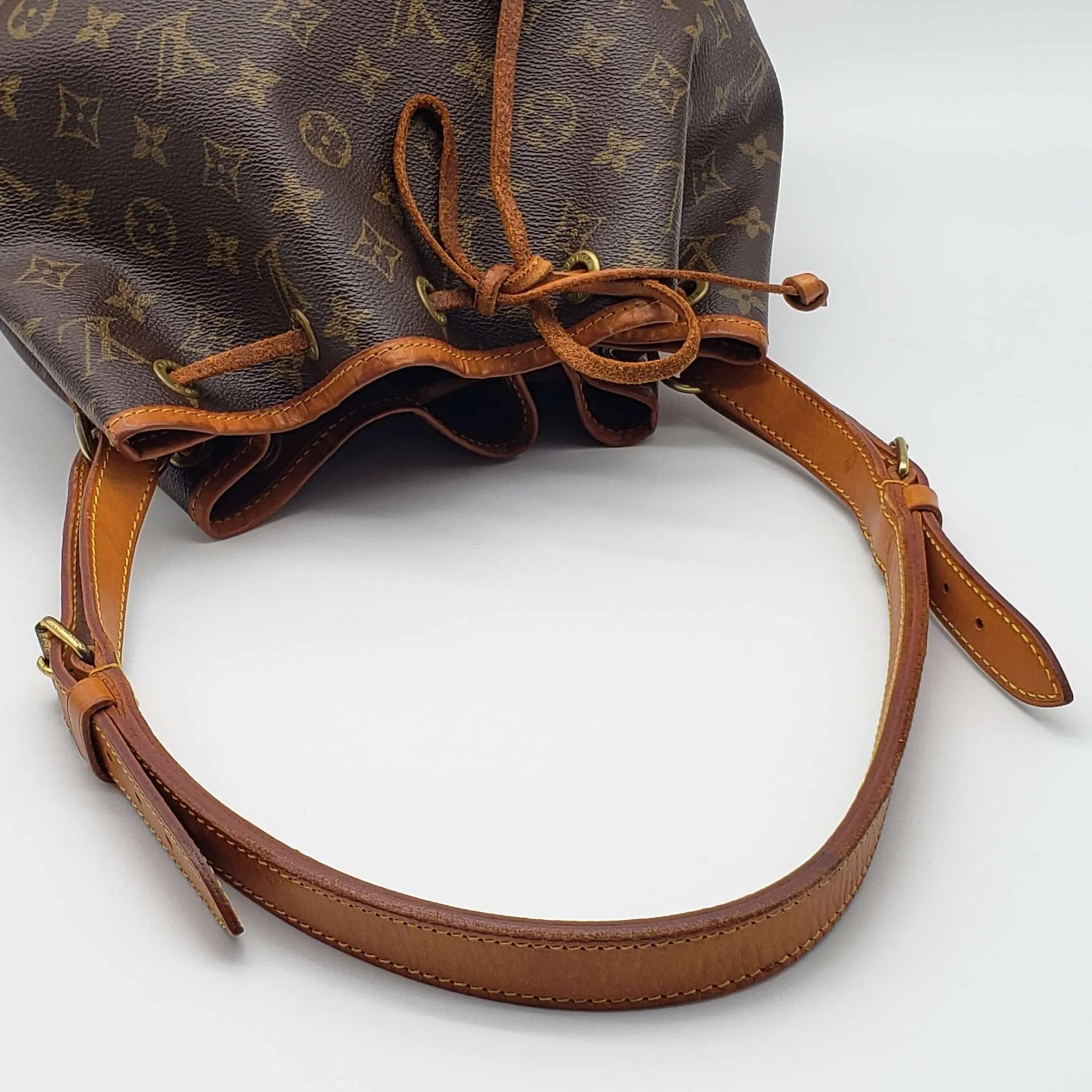 LOUIS VUITTON MONOGRAM PETIT NOE DRAWSTRING BAG