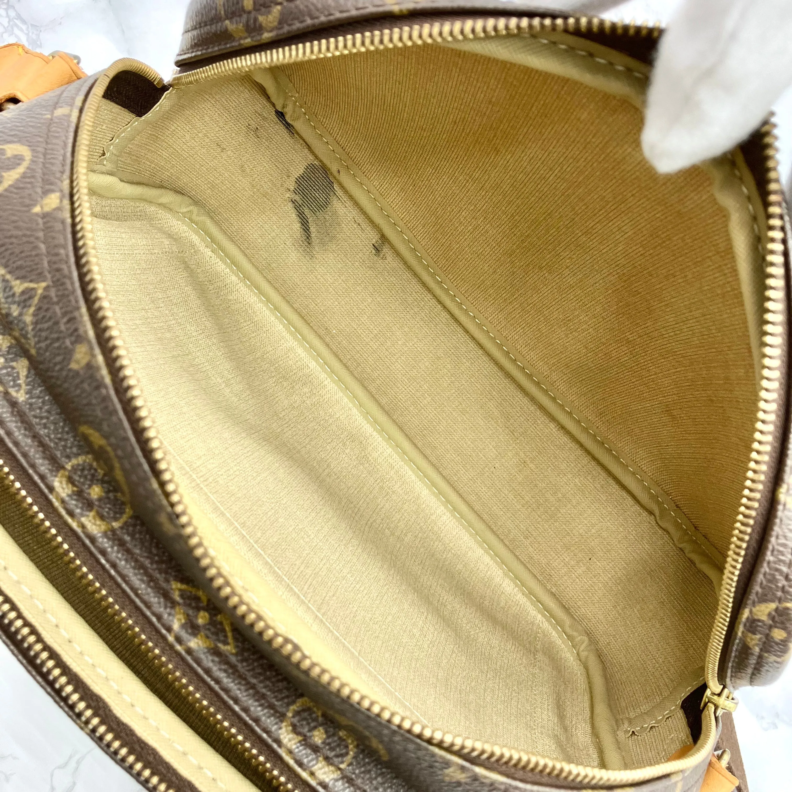 LOUIS VUITTON Monogram Reporter