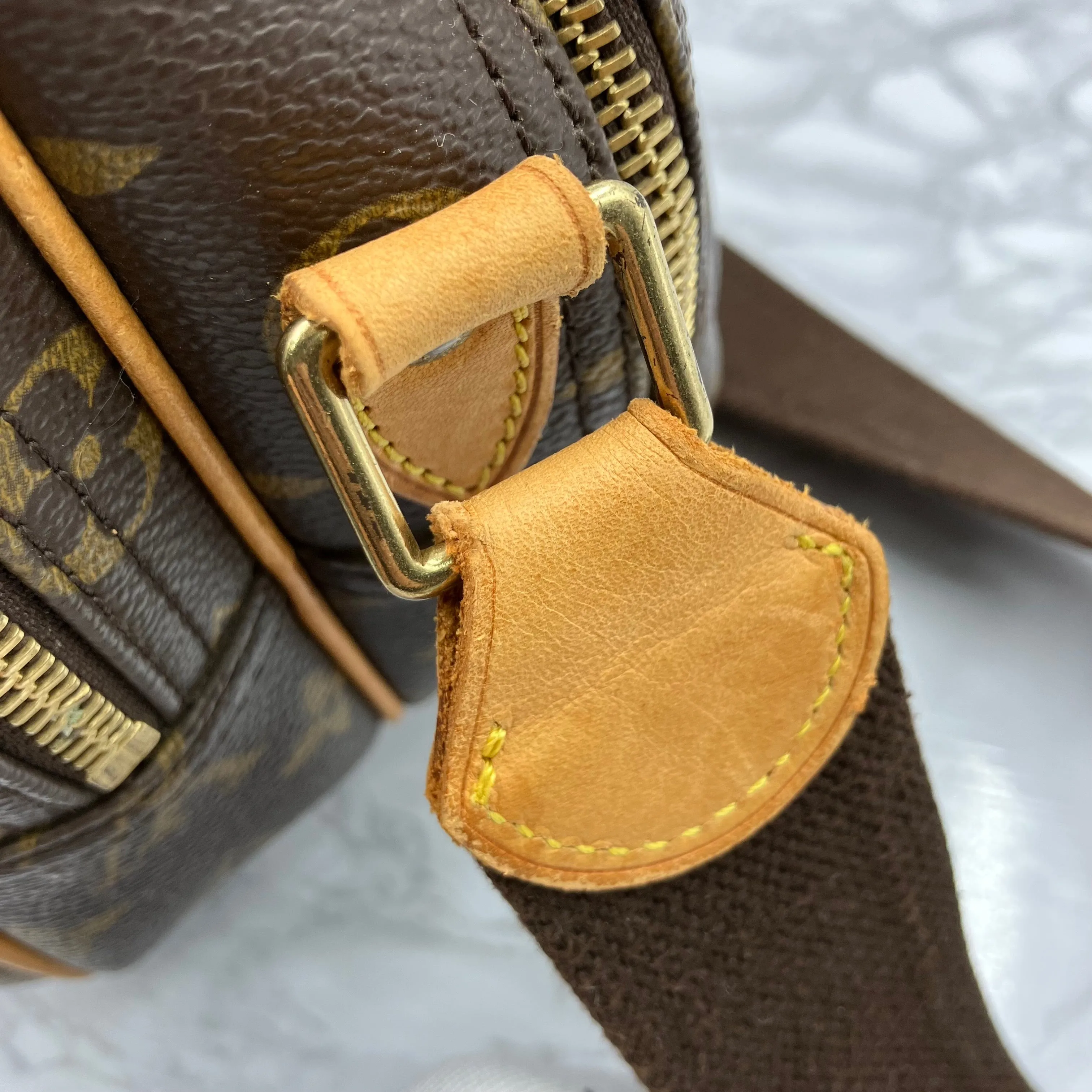 LOUIS VUITTON Monogram Reporter