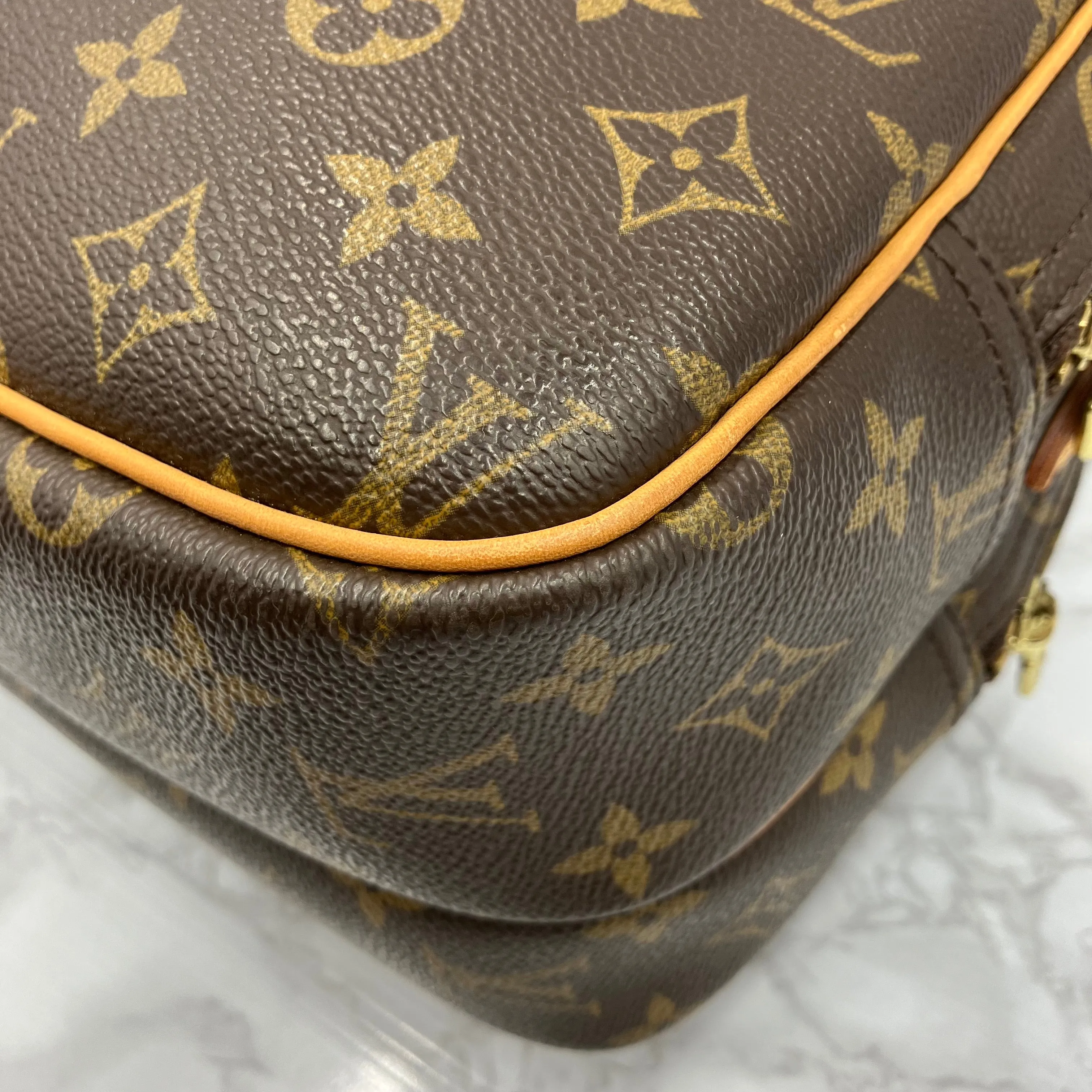 LOUIS VUITTON Monogram Reporter