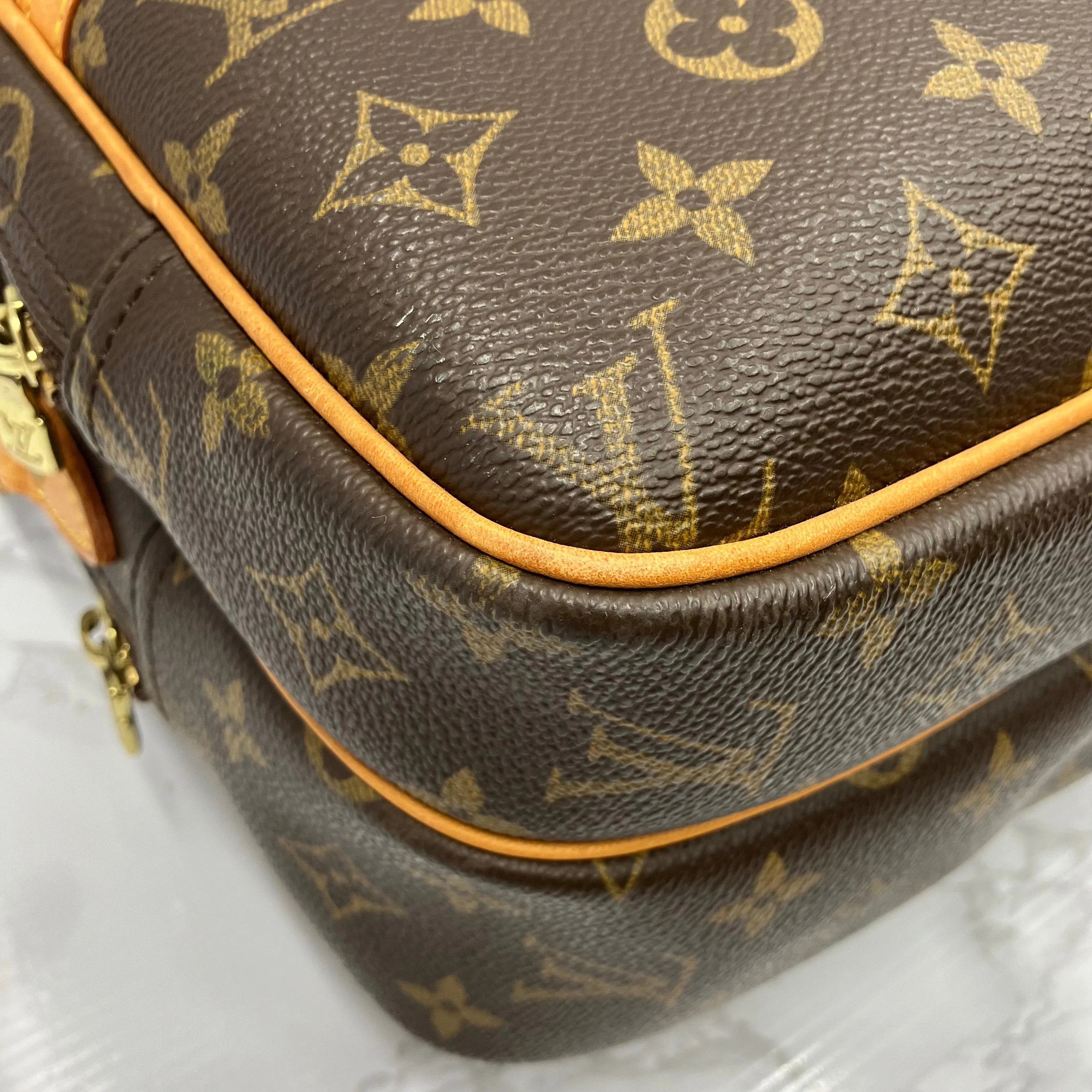 LOUIS VUITTON Monogram Reporter