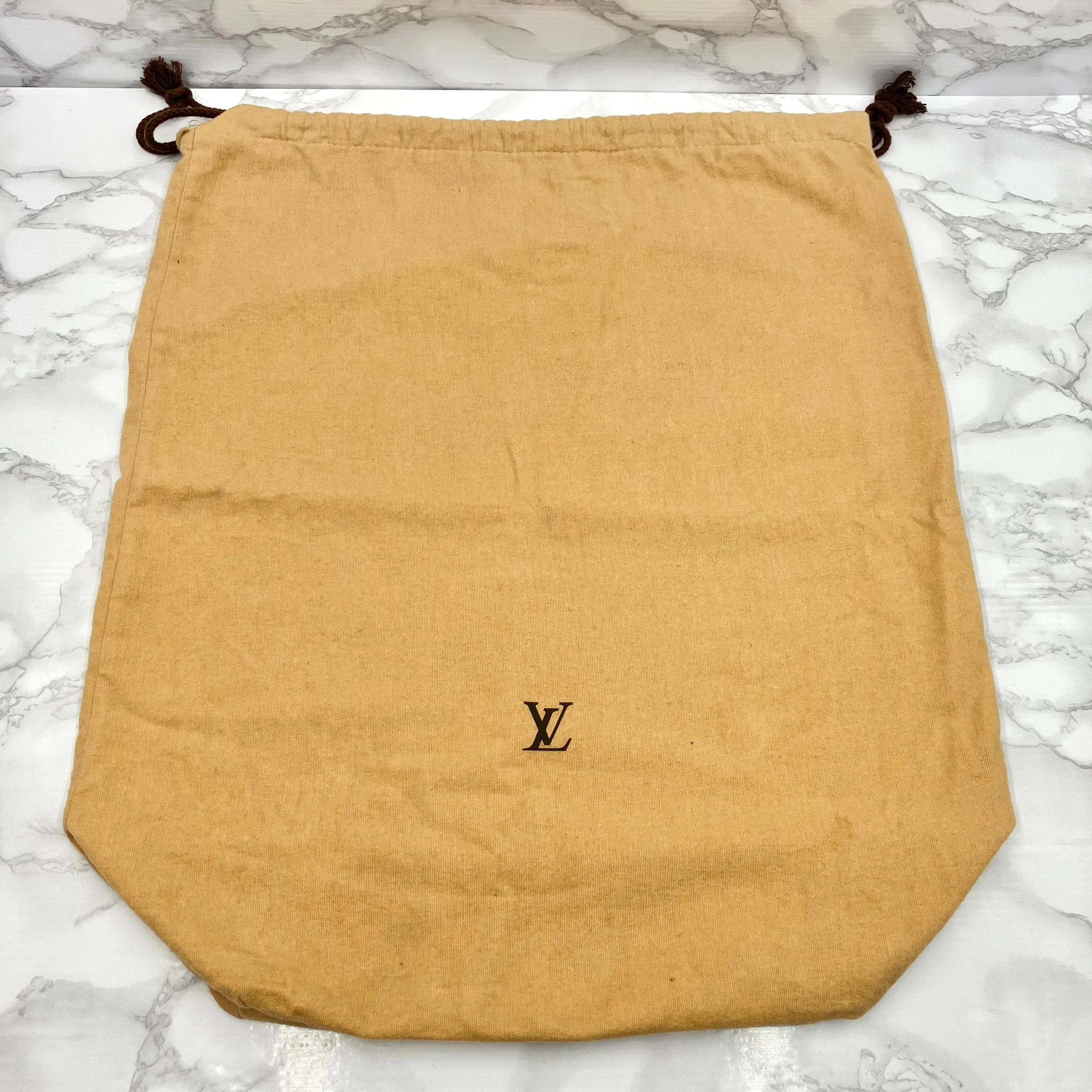 LOUIS VUITTON Monogram Saumur