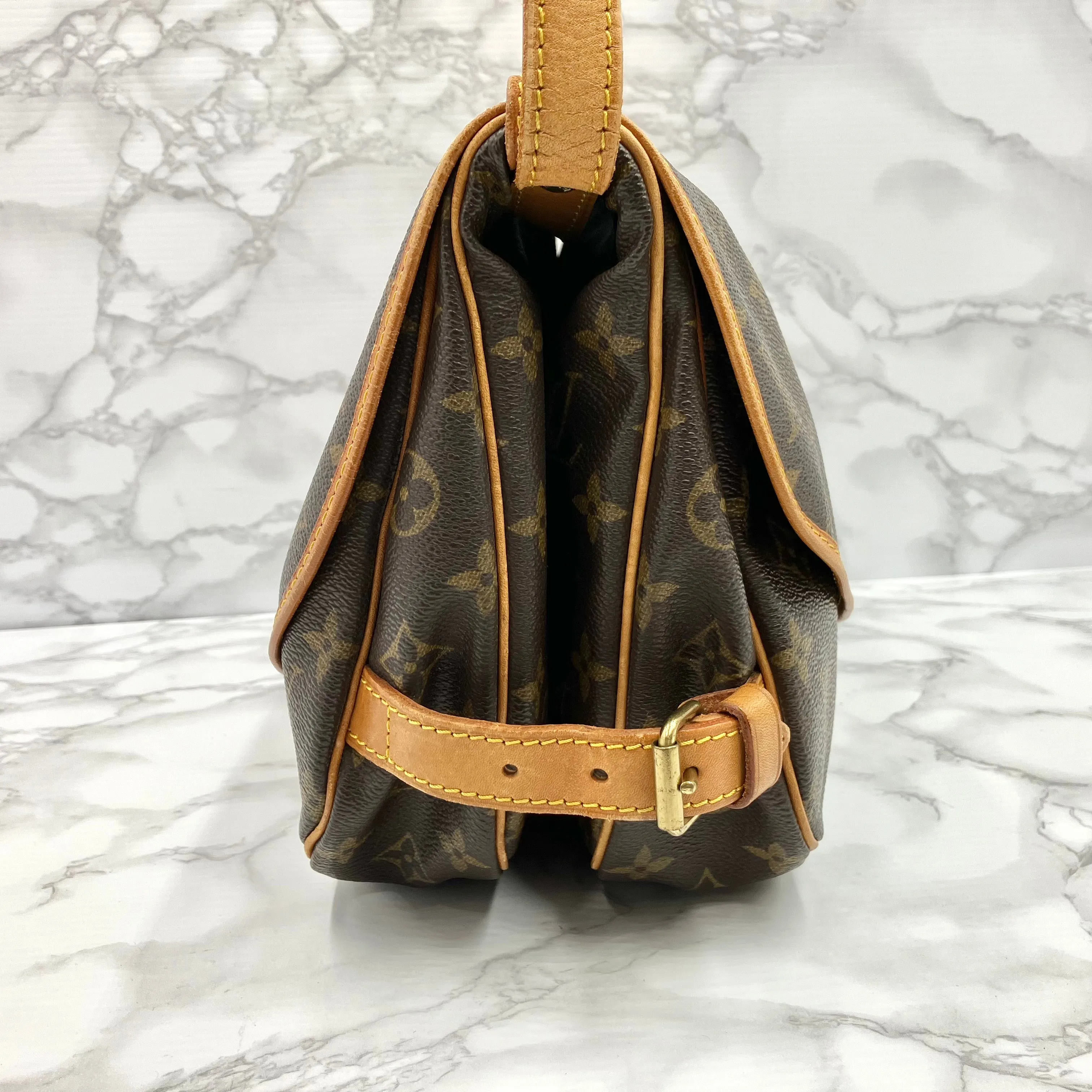 LOUIS VUITTON Monogram Saumur