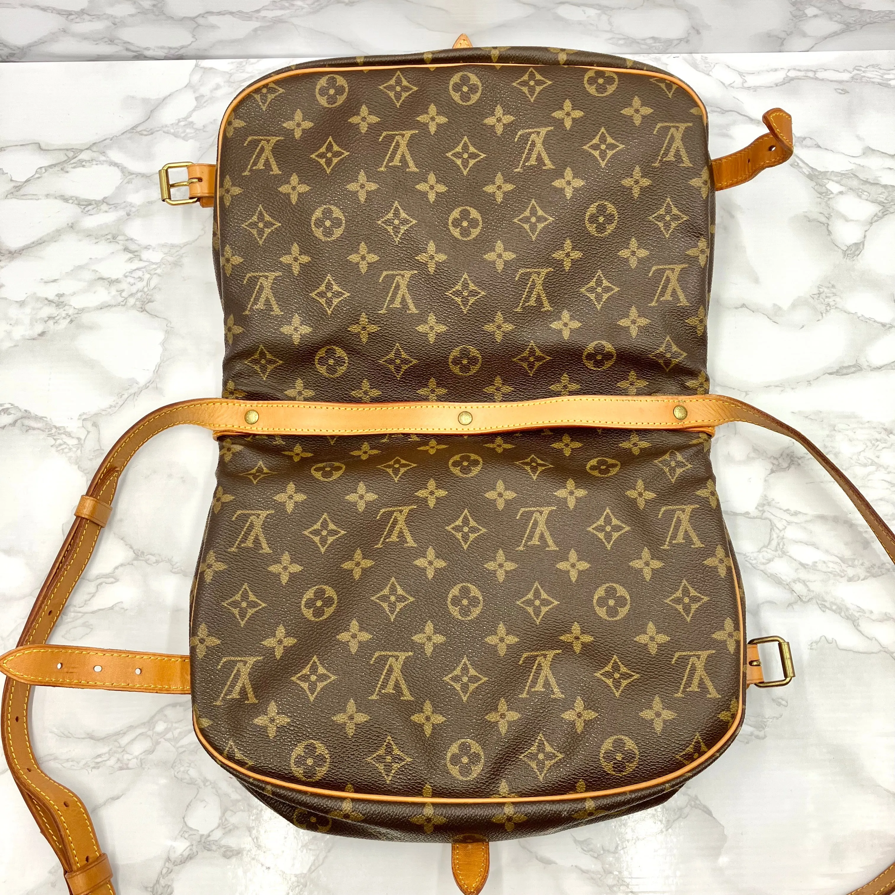 LOUIS VUITTON Monogram Saumur