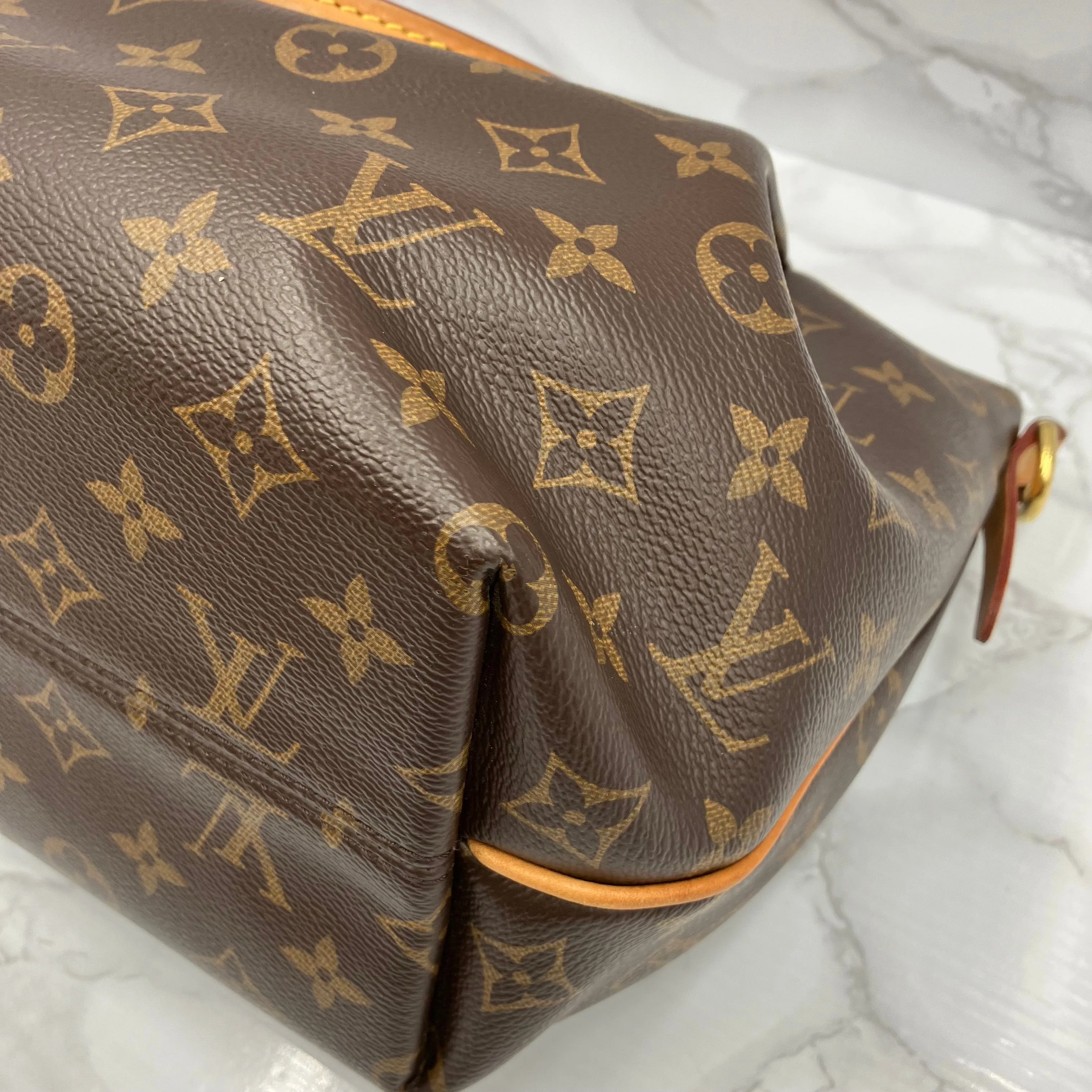 LOUIS VUITTON Monogram Thüren