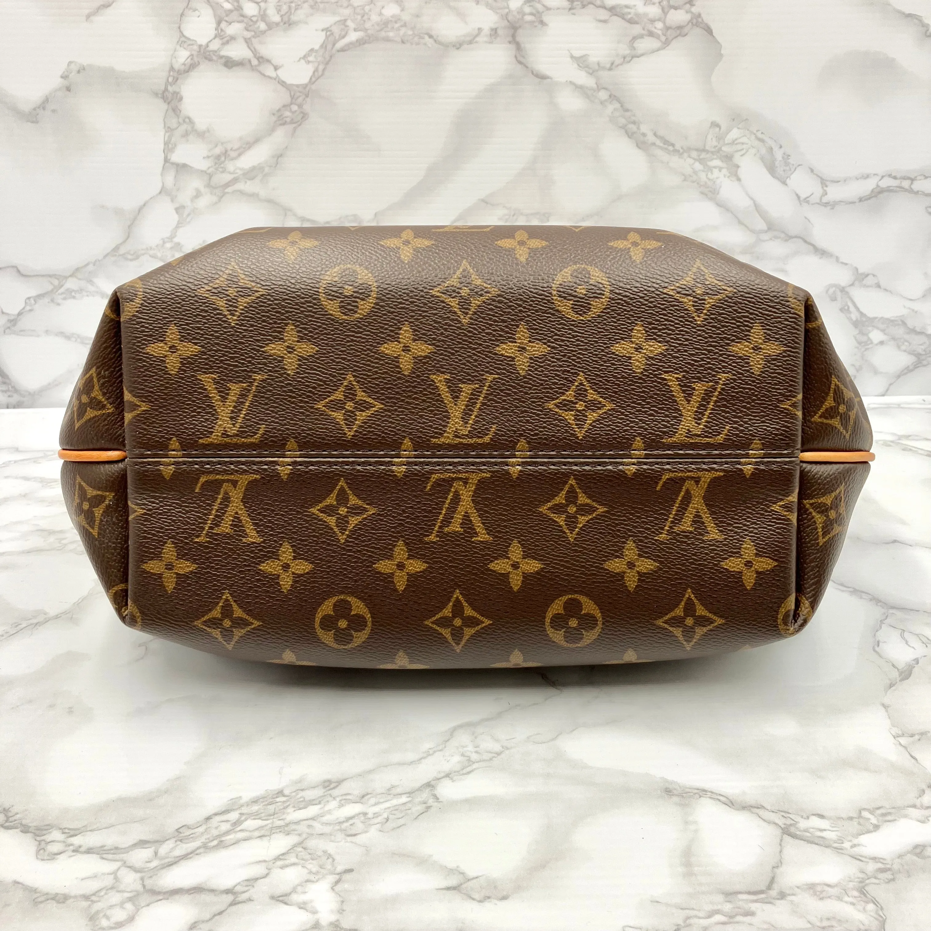 LOUIS VUITTON Monogram Thüren