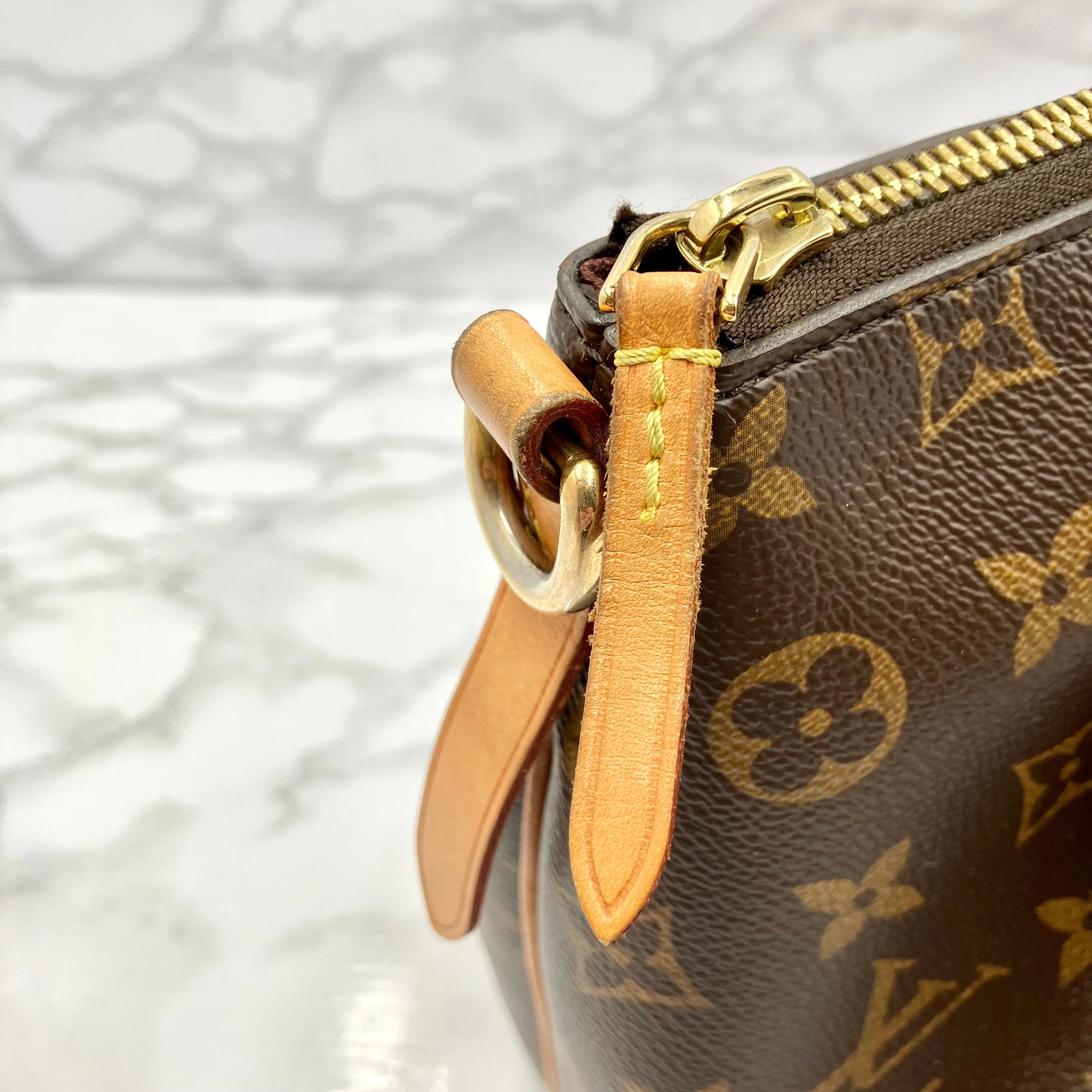 LOUIS VUITTON Monogram Thüren