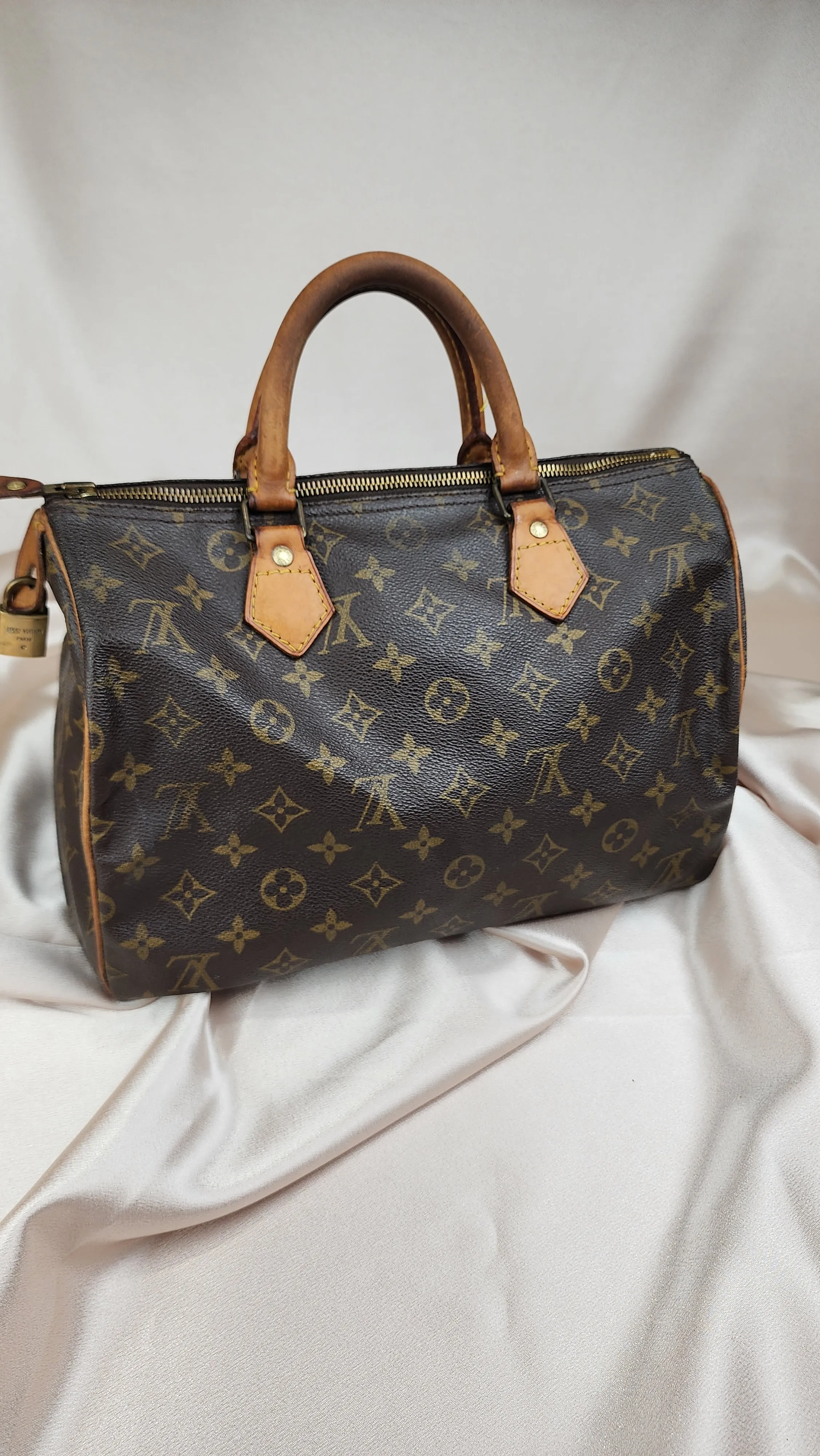 Louis Vuitton Speedy 30