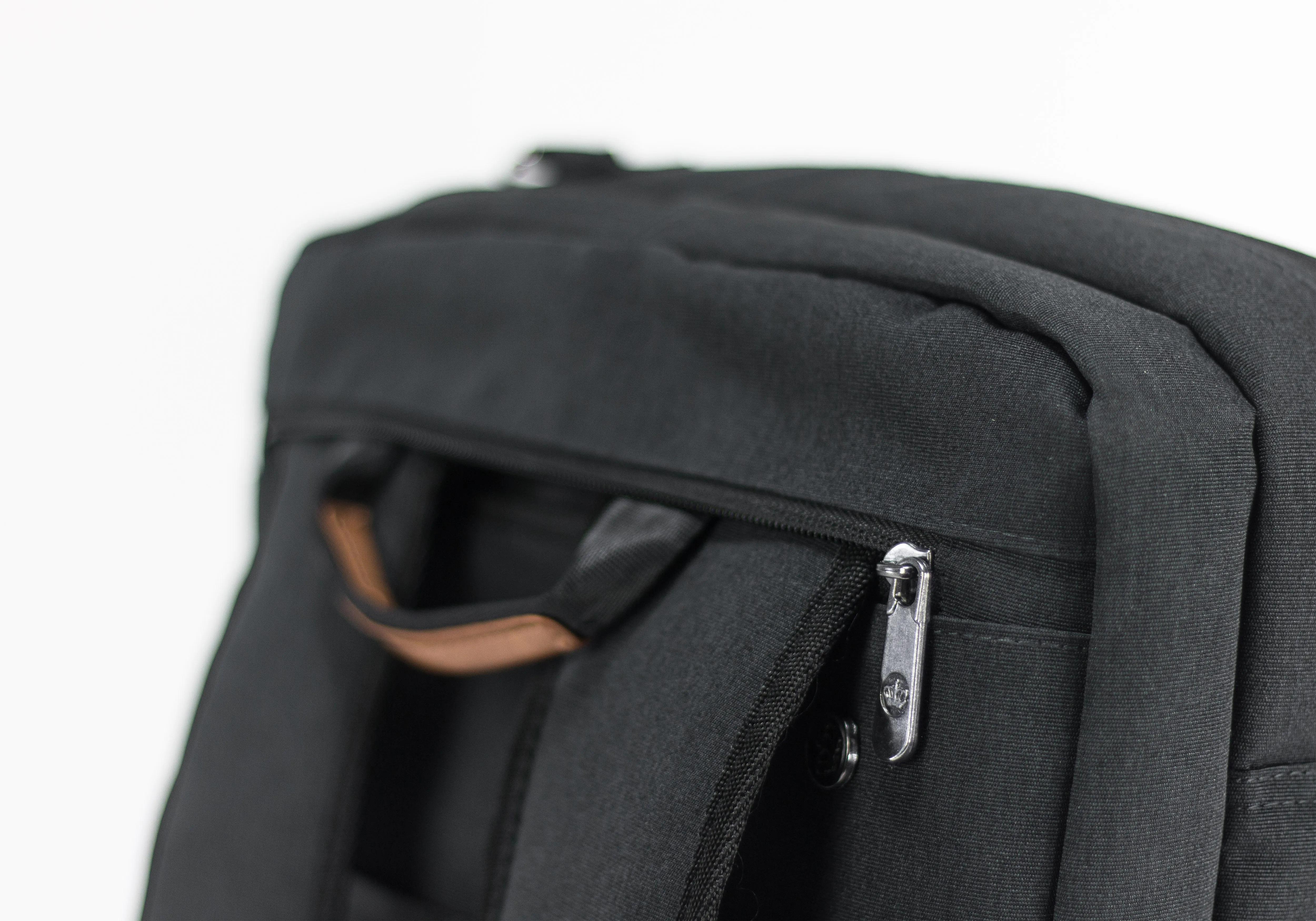 PKG Trenton 31L Messenger | Backpack