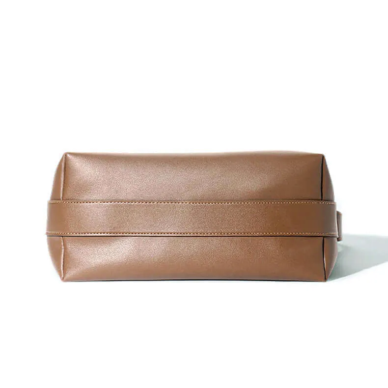 Soft Leather Shoulder Bag – Stylish & Versatile Everyday Accessory