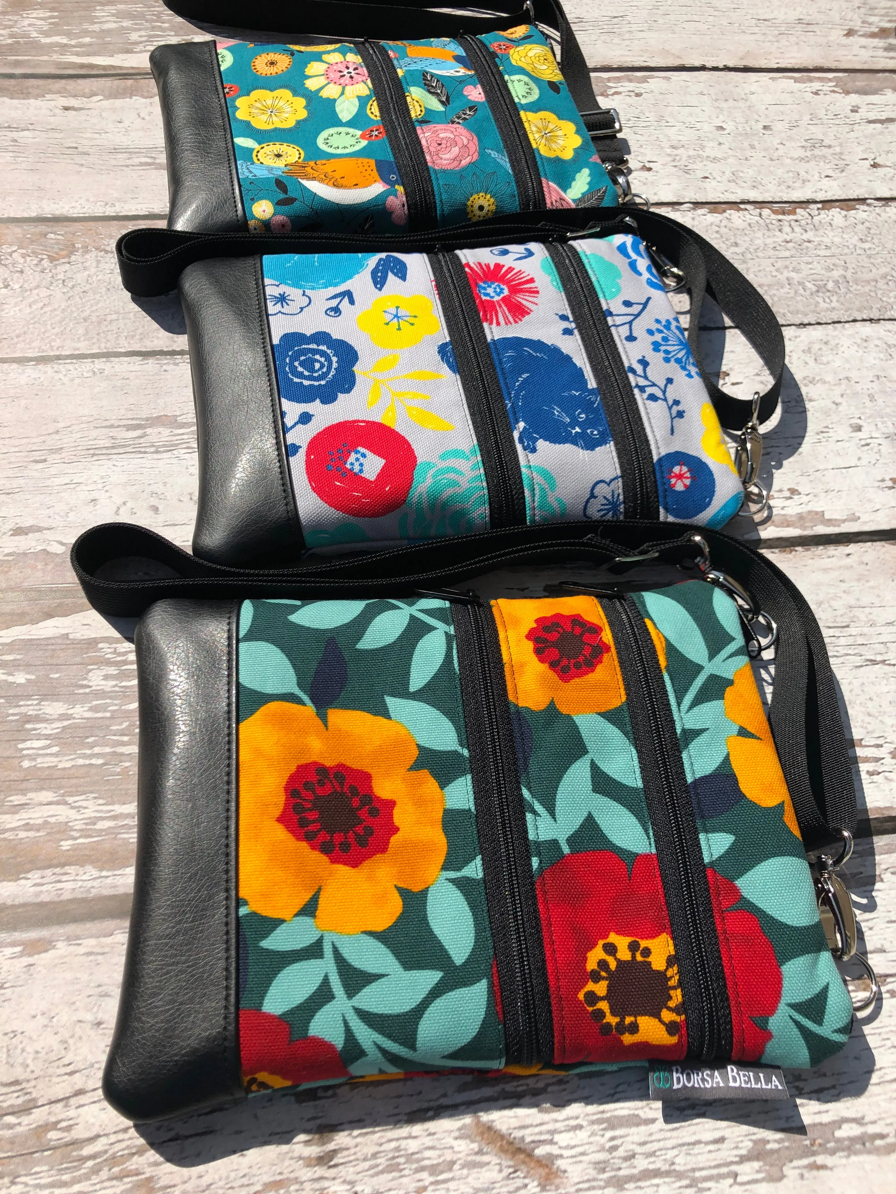 Travel Bags Crossbody Purse - Cross Body - Faux Leather - Tablet Purse - Navy Daisy Chain Fabric